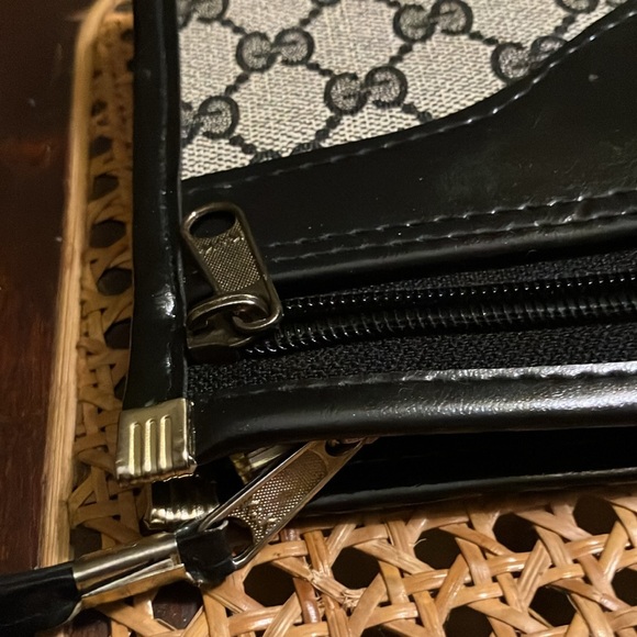 Monogrammed canvas wristlet - Picture 5 of 10